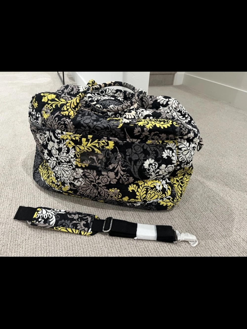 VERA BRADLEY Overnight Travel Bag Retired Baroque Duffle Hand + Shoulder Strap